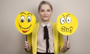 la inteligencia emocional nos enseña a identificar y controlar nuestras emociones