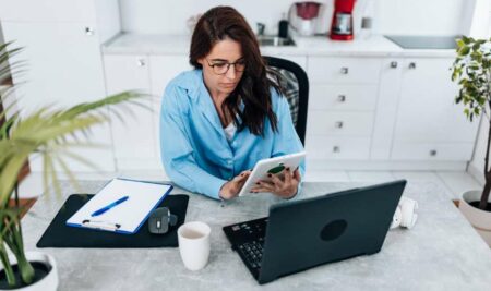 Community manager funciones: todo lo que debes saber sobre esta figura clave del mundo digital