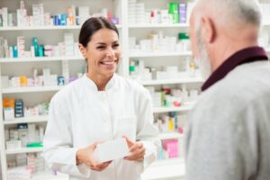 Descubre la diferencia entre técnico y auxiliar de farmacia