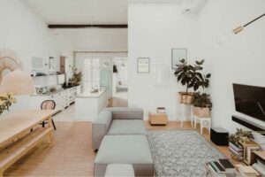 Descubre cómo crear espacios multifuncionales en tu hogar y aprovecha cada metro.