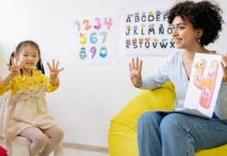 Auxiliar de Educación Infantil y Preescolar + Certificación Experto en IA para la Educación y la Docencia