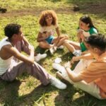 Aprende cómo trabajar la inteligencia emocional en adolescentes con estrategias efectivas que mejoran autoestima, empatía y habilidades sociales.