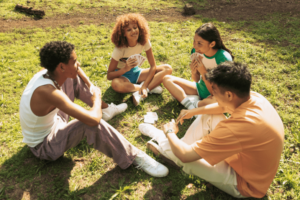 Aprende cómo trabajar la inteligencia emocional en adolescentes con estrategias efectivas que mejoran autoestima, empatía y habilidades sociales.