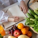 Entiende los riesgos del nutricionismo y cómo mejorar tus hábitos alimenticios con información clara y práctica.