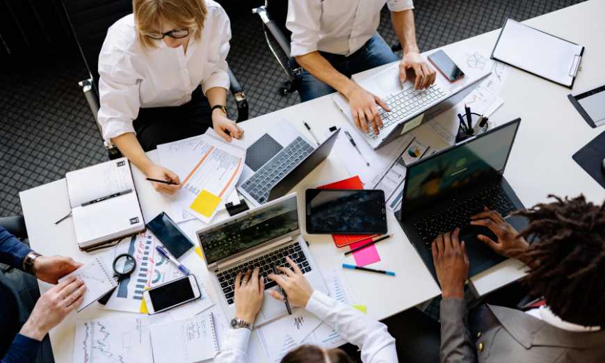Aprende a diseñar un plan de contenidos en redes sociales y mejora la organización de tu estrategia digital.