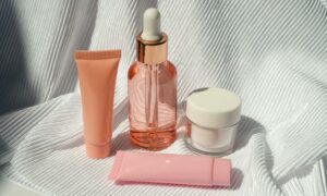 Conoce qué es el skincare, cuántas veces a la semana se debe realizar y qué productos se utilizan.