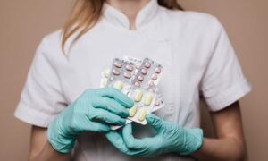 Descubre cuáles son las 10 ramas de la farmacia